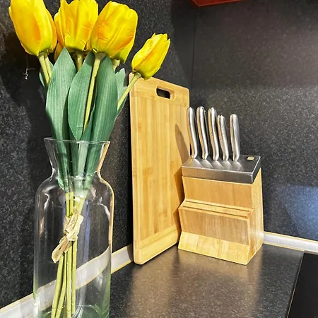 Rea Flora - Cozy With Free Parking