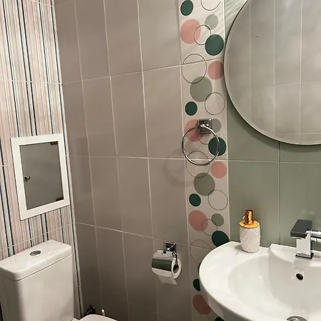 Rea Flora - Cozy With Free Parking *