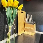 Rea Flora - Cozy With Free Parking