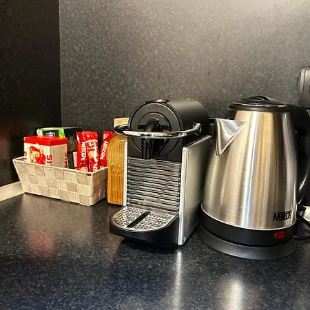 Rea Flora - Cozy With Free Parking