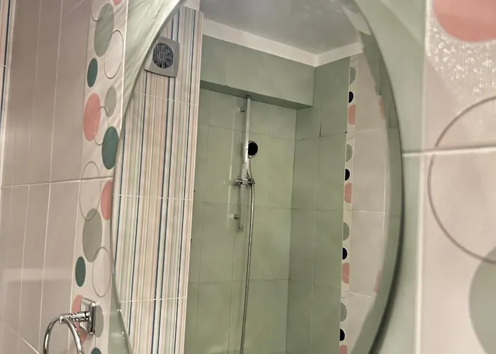 Rea Flora - Cozy With Free Parking